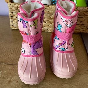 Lightly used girls snow boots